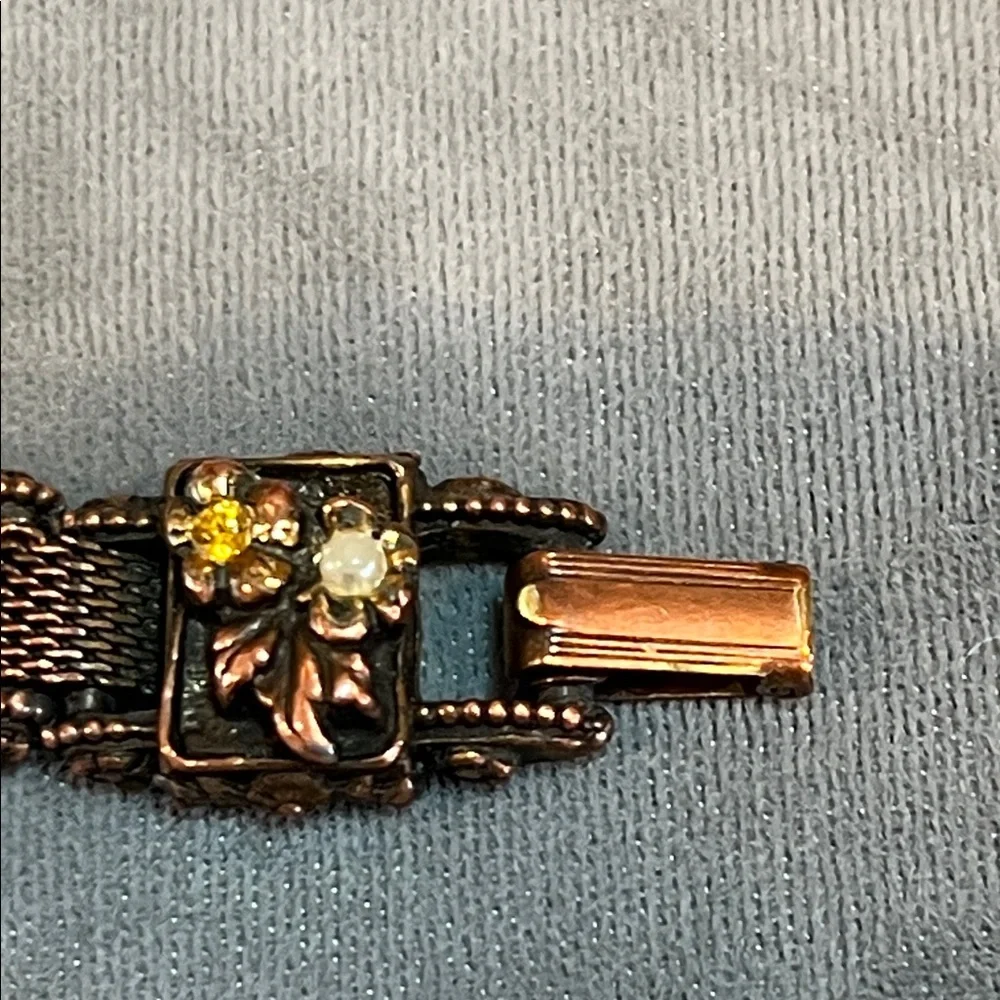 Vintage slide bracelet with floral charms & stone accents - Picture 9 of 17